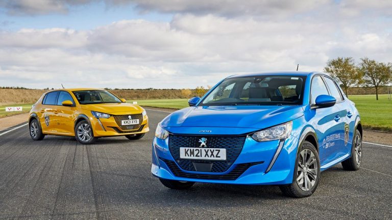 Анкета на Peugeot: Родителите сакаат децата да им возат електричен автомобил