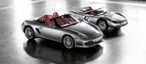 Јубилејниот Porsche Boxster RS 60 Spyder покрај историскиот 718 RS 60 Spyder