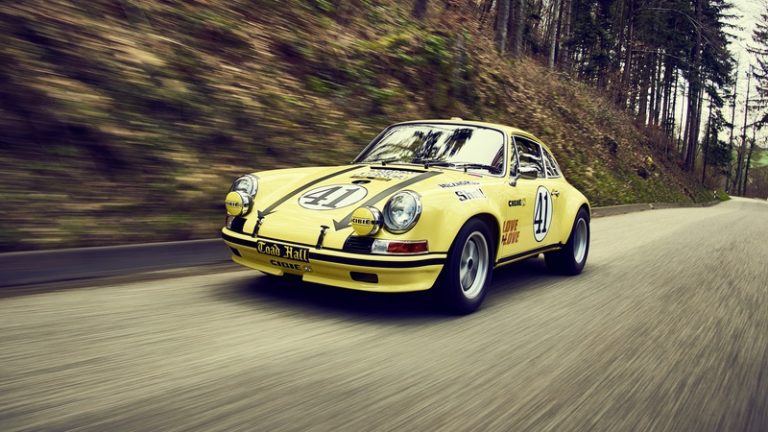 Фабрички реставриран Porsche 911 ѕвезда на „Техно Класика“