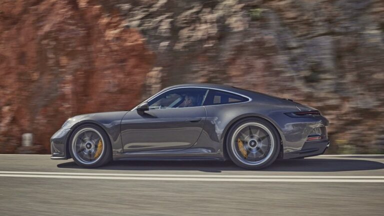 Porsche нуди пакет Touring за тркачкиот 911 GT3