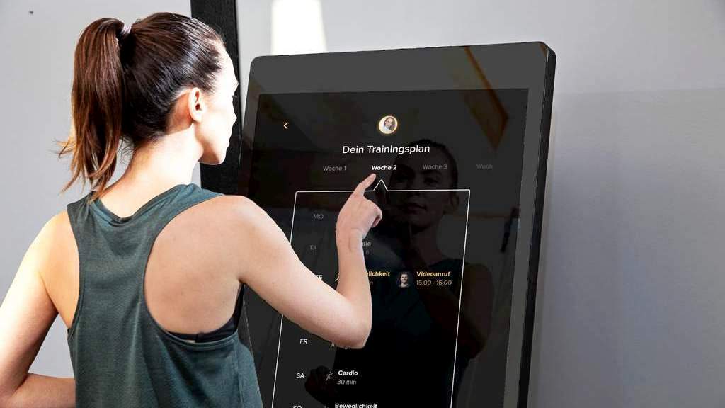 porsche ventures vaha ogledalo za vezbanje Porsche вложува во огледало за вежбање