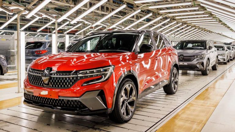 Renault ги подига плановите, расте побарувачка за Austral