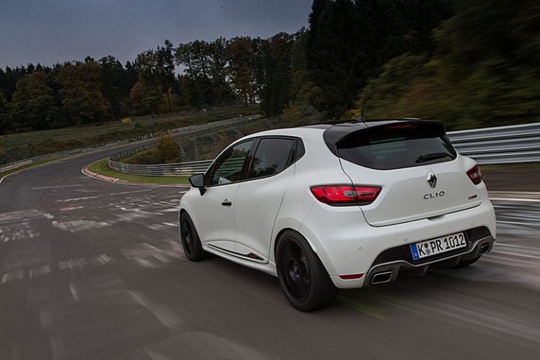 Renault Clio RS 220 Trophy е најбрз малечок автомобил на Нирбургринг