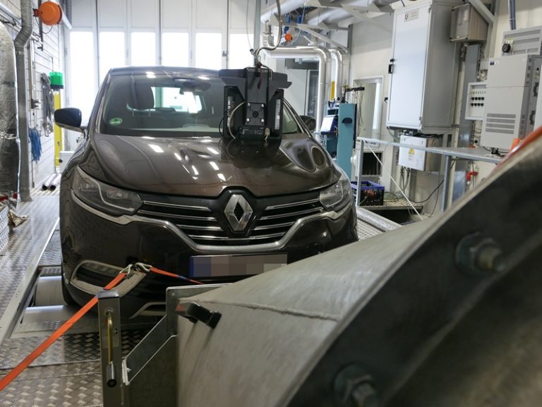 Скандалот со издувот се проширува: Renault Espace 25 пати над дозволеното