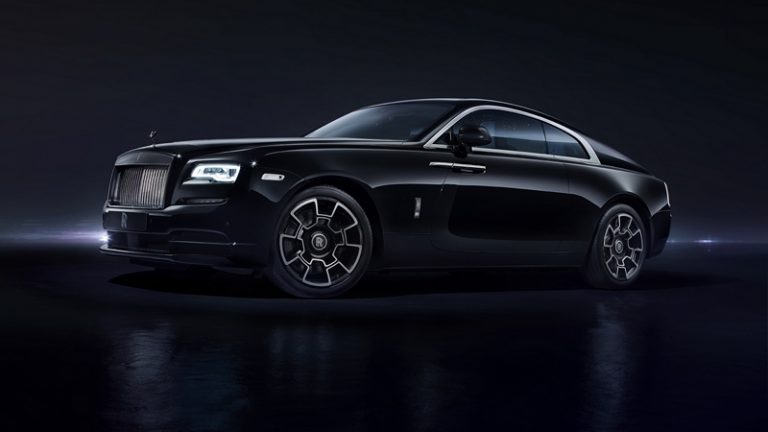 Rolls-Royce преоѓа на „темната страна“ со екстра-скапата серија Black Badge