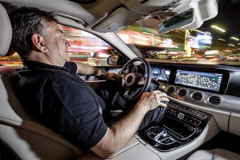 Mercedes E-Class: Разоткривање на новата ѕвезда (Системи за асистенција)