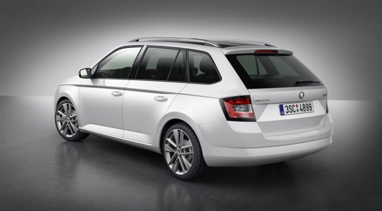 Две премиери на Skoda Fabia во Париз: Старт и за комби изведбата