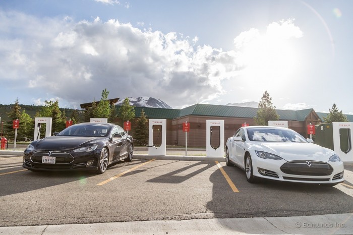Tesla го постави 50-от полнач за електромобили во Европа