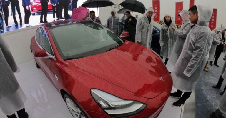 Tesla акции паѓаат