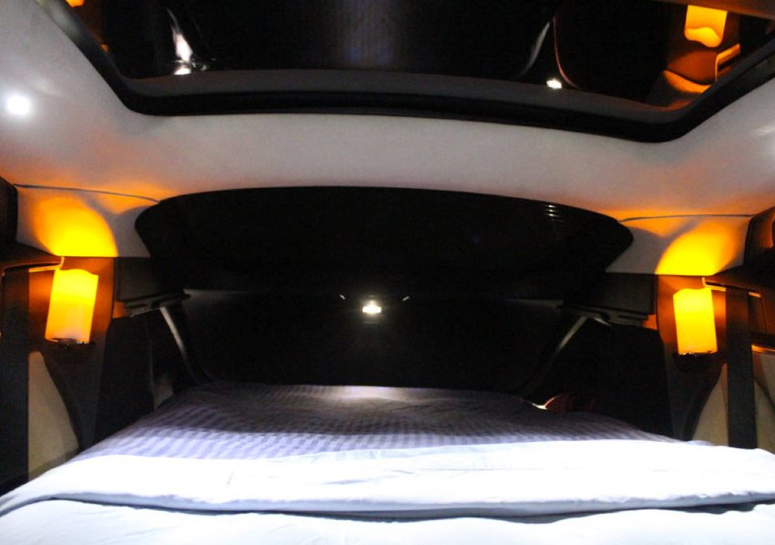 tesla s hotel 1