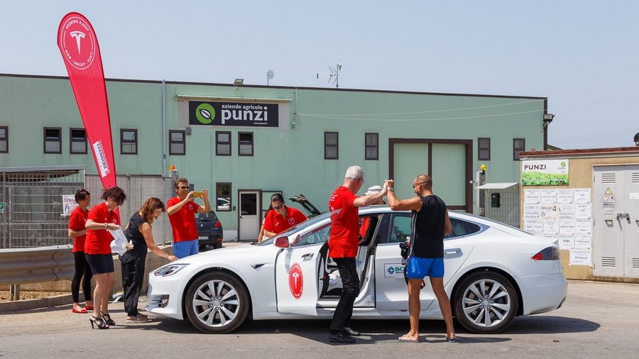 tesla model s rekord italija Tesla model s rekord italija