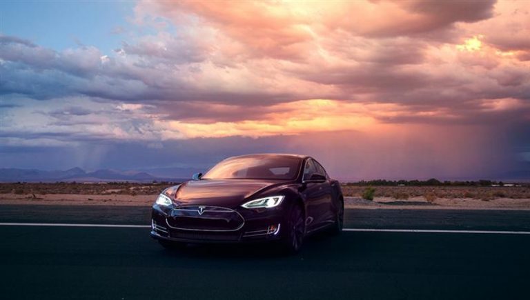 Tesla Model S назад во сервис поради дефект на безбедносните ремени