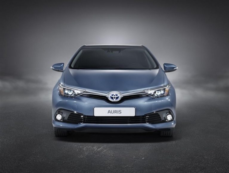 Toyota Auris со нов изглед и со нови мотори