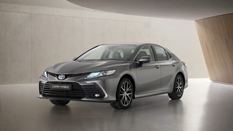 Toyota Camry во 2025 г. ќе вреди повеќе од сите во класа