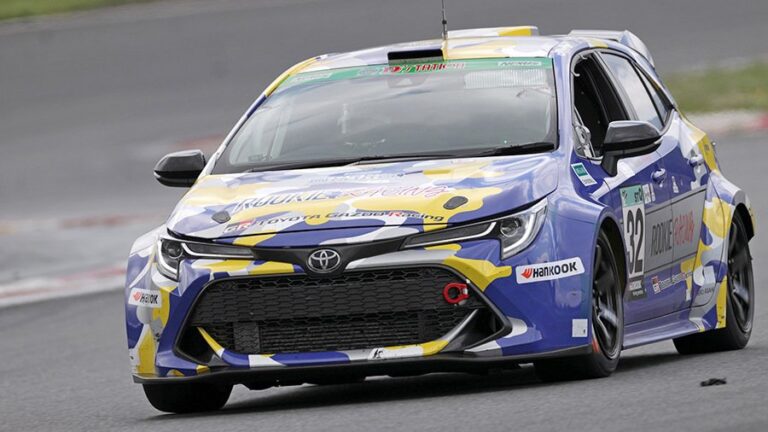 Toyota Corolla со погон на водород вози трка викендов