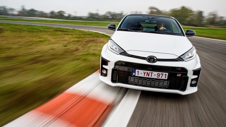 Toyota со два победнички модели во изборот на Sport Auto