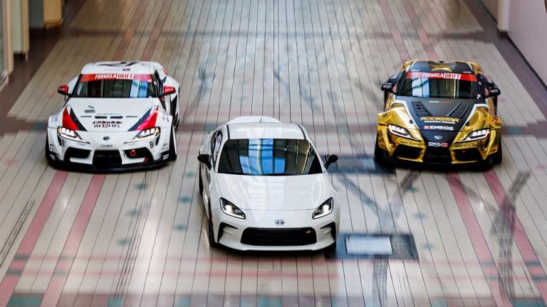 Toyota GR86 во реклама: Мол е одлично место за дрифт