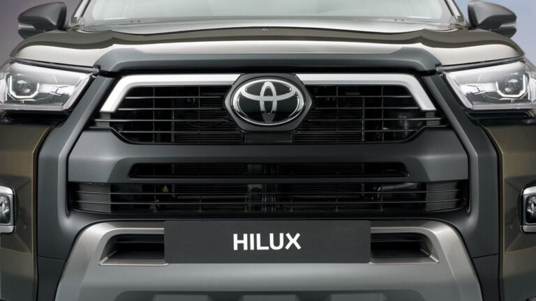 toyota hilux 2020