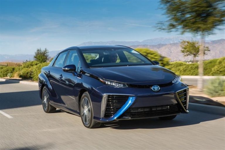 Шефот на Tesla го критикува водородниот погон на Toyota