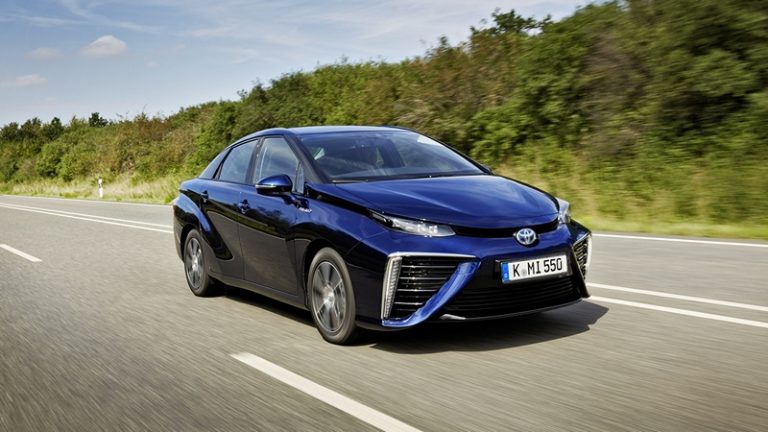 Водородната Toyota Mirai стартува со продажба во Шведска и Норвешка
