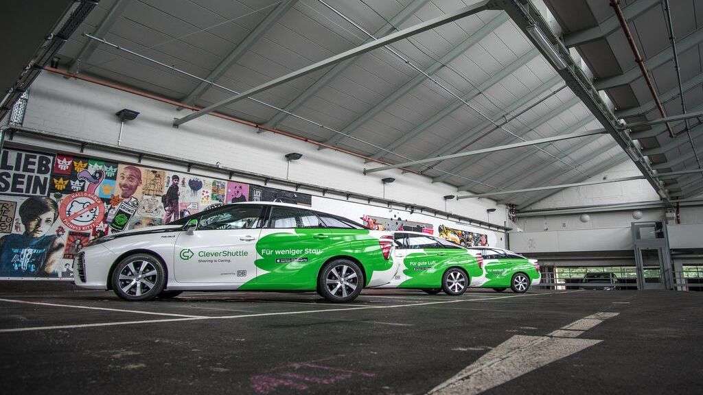 Шоферска служба минала 5.000.000 km со водородни Toyota Mirai