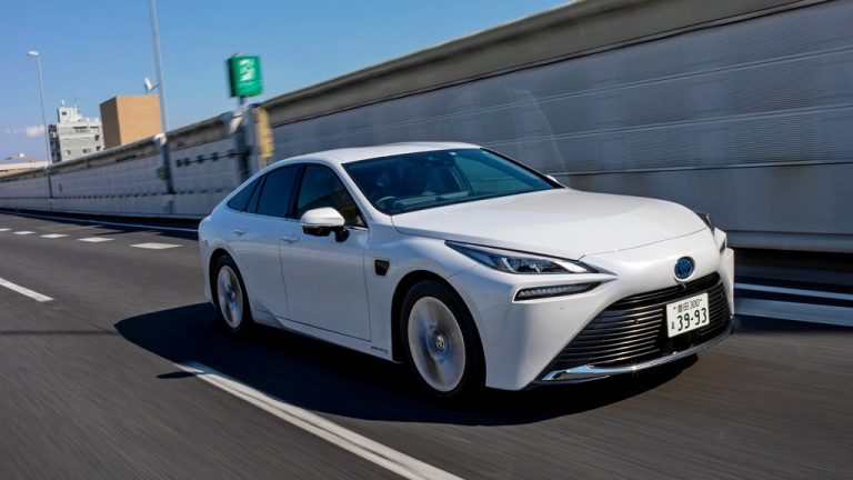 Toyota лани продала близу 4.000 автомобили со погон на водород