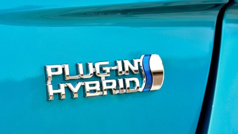 toyota prius phv plugin hybrid amblem