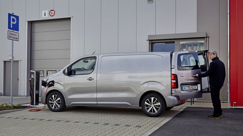 toyota proace