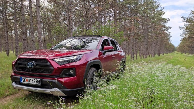 Toyota очекува годината да ја заврши со рекорди