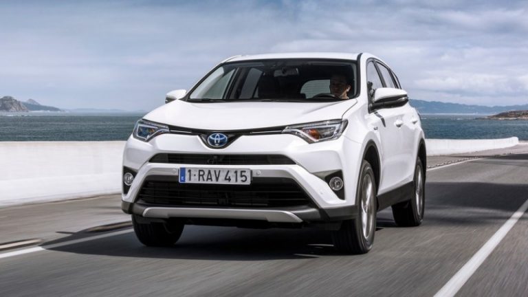 Хибридната изведба ѝ ја враќа славата на Toyota RAV4