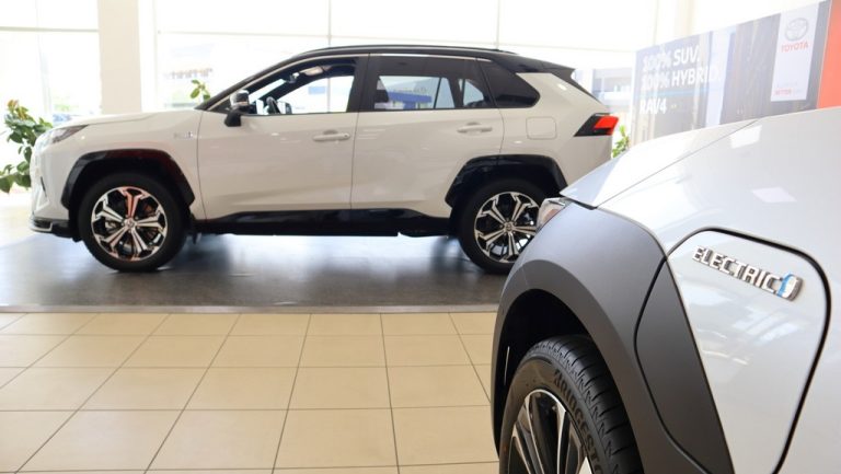 Три погони, три модели на Toyota: Corolla Cross, RAV4, bZ4X – HEV, PHEV, BEV