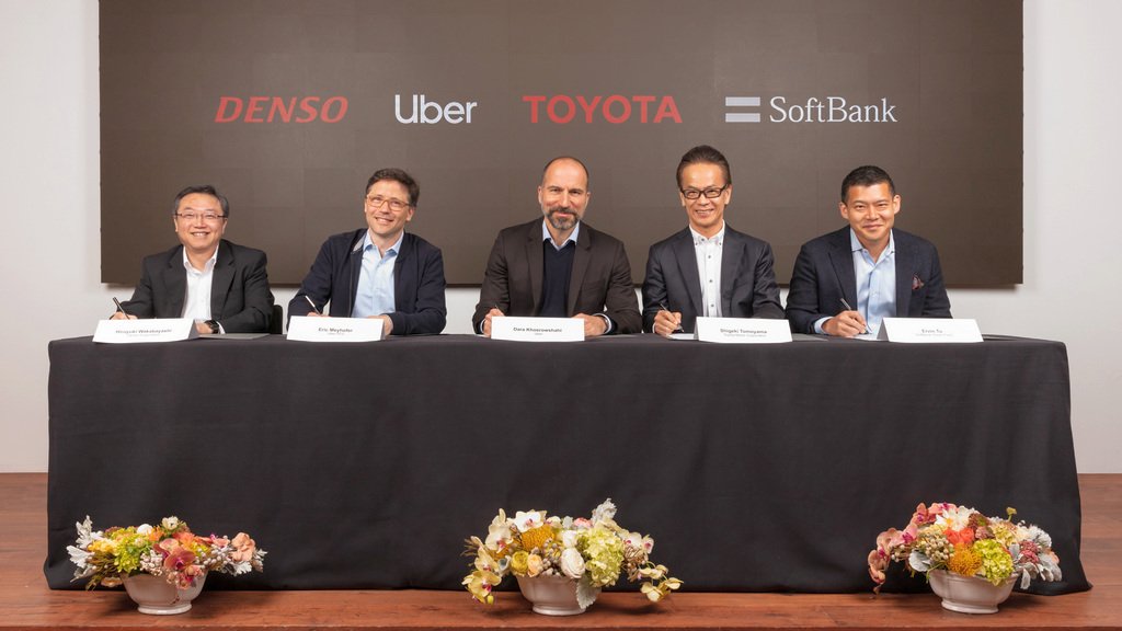 toyota uber robotski avtomobili toyota uber роботски автомобили