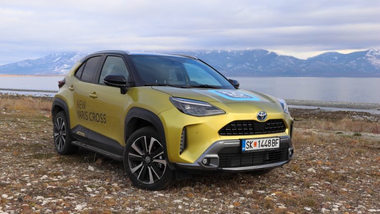 Тест · Toyota Yaris Cross Hybrid AWD · Сé што знае Toyota, на едно место