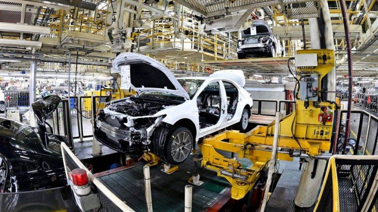 Toyota со рекордна продажба во февруари, кризата со микрочипови попушта
