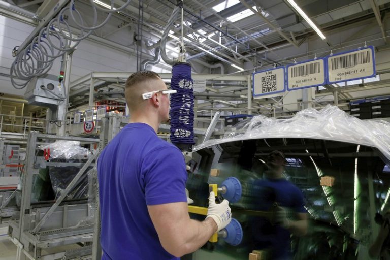 Volkswagen користи паметни очила 3D во сериското производство