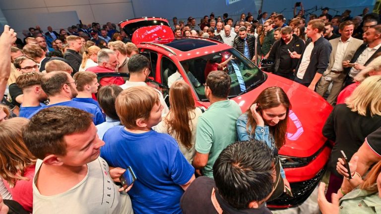 VW Tiguan: Третата генерација со премиера во фабричка хала