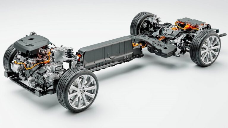 Хибридите на Volvo отсега возат до 90 километри на струја