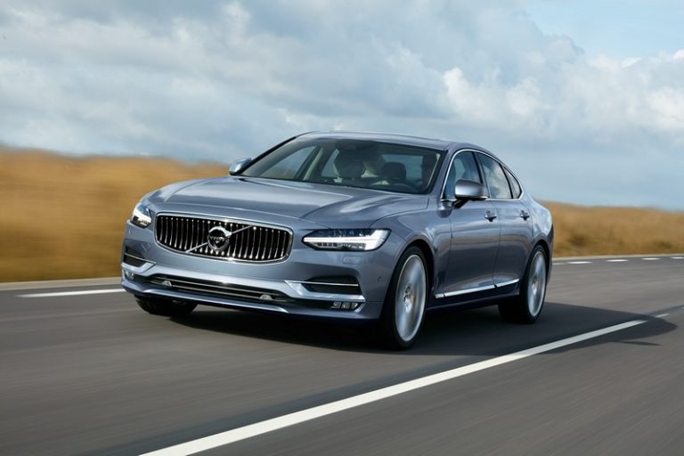 Volvo S90: Сега и лимузините на Швеѓаните удираат со чеканот на Тор