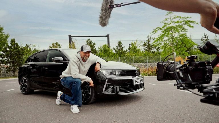 Јирген Клоп службено вози Opel Astra со мотор и електромотор