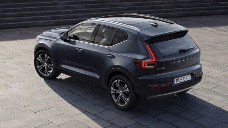 Volvo додава втора изведба на XC40 со приклучен хибрид