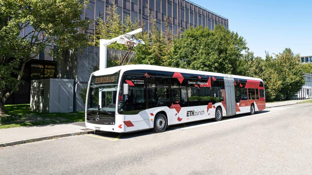 Електричен автобус Mercedes eCitaro G на редовна линија во Цирих Електричен автобус Mercedes eCitaro G на редовна линија во Цирих