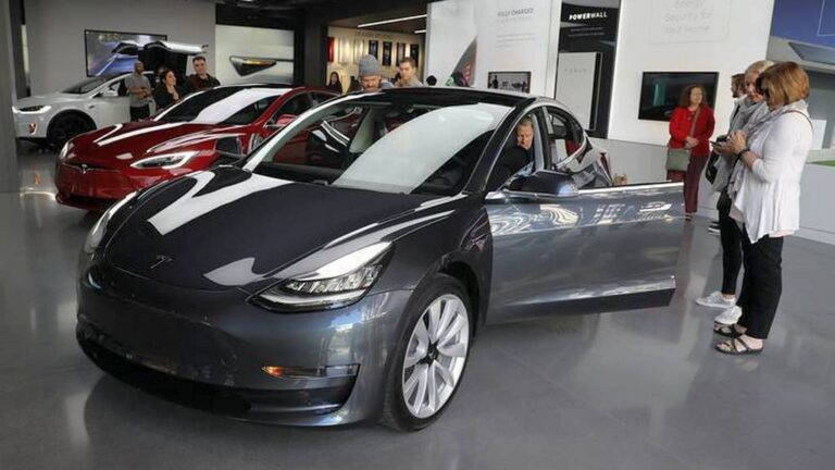 Електрични автомобили Канада, Tesla