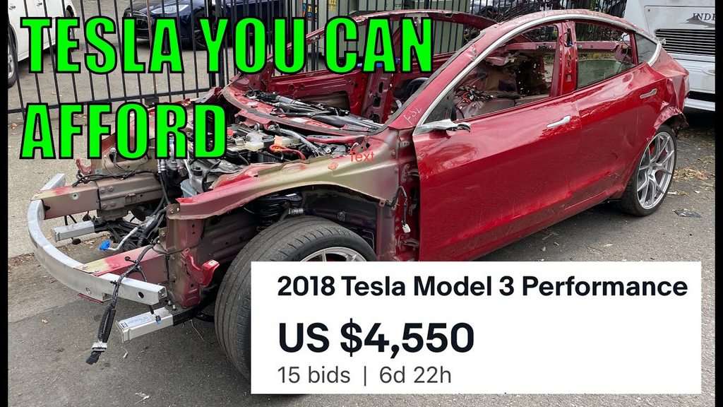 Најевтината Tesla Model 3 е по малку „уништена“, но уште вози Најевтината Tesla Model 3 е по малку „уништена“, но уште вози