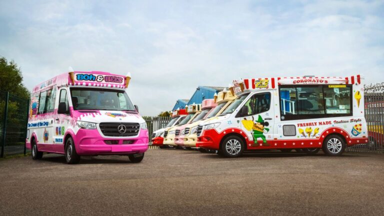 Нека доаѓа слатко Mercedes Sprinter носи сладолед до дома
