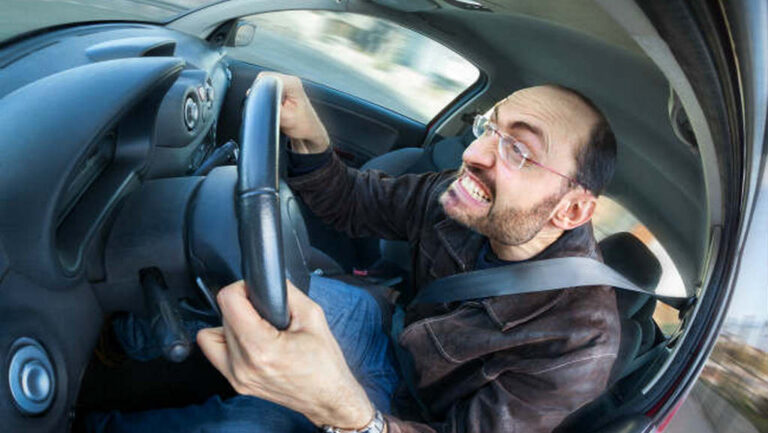 Возач фатен со 210 km/h се оправдувал дека го избегнува вирусот