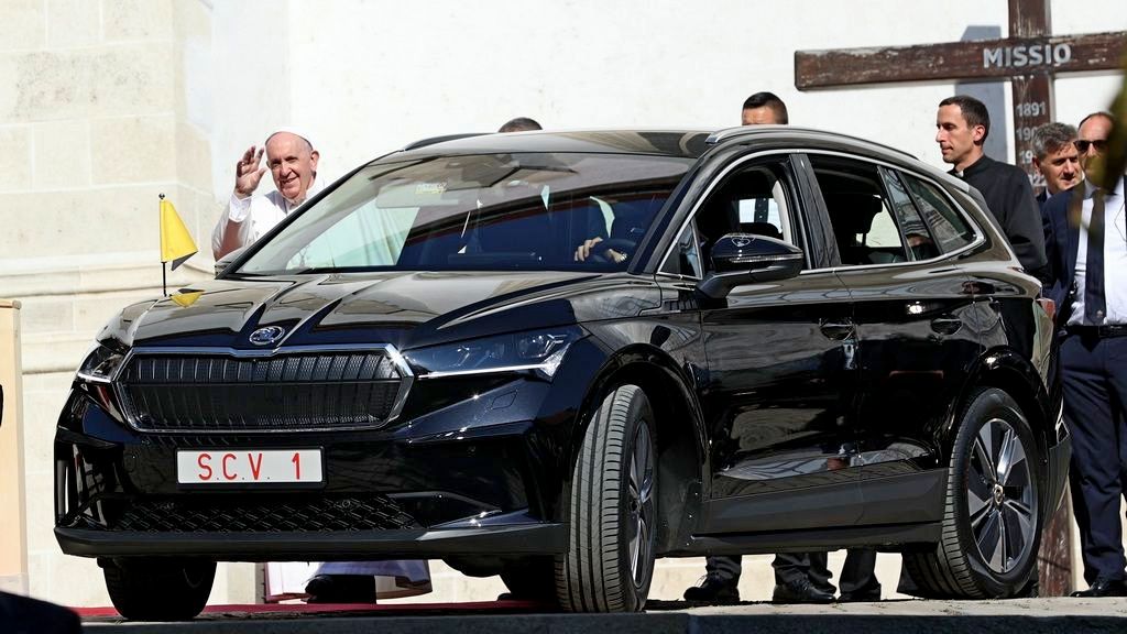 папа франциск Škoda Enyaq