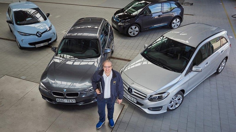 трка околу податоците од автомобилите трка околу податоците од автомобилите